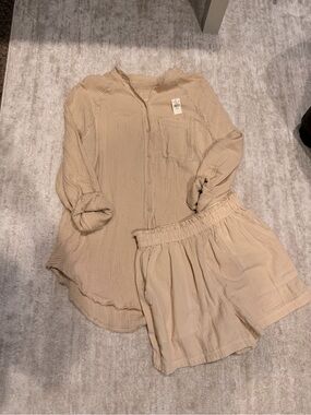 NWT AERIE XS/S Beige 100% Cotton Button-Up Top and Shorts